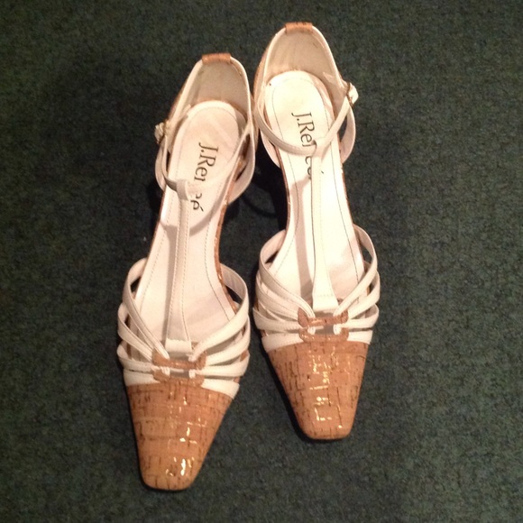 Rich looking J.Renee Cork & White low heal shoe
