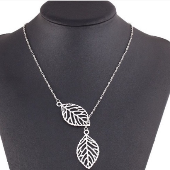 🔥1 HR SALE🔥Adjustable Silver 2 Leaf Necklace - Picture 2 of 4
