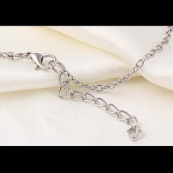 🔥1 HR SALE🔥Adjustable Silver 2 Leaf Necklace - Picture 3 of 4