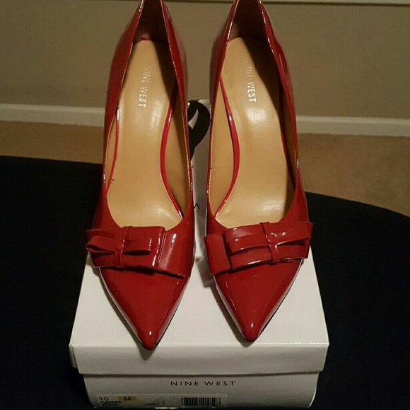 Nine west red patent leather pump