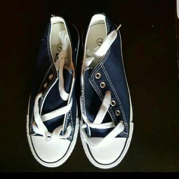 Womens Tennis Shoes
Size-6