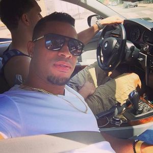 Meet your Posher, Lewis