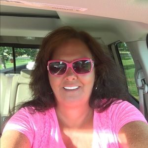 Meet your Posher, Dana