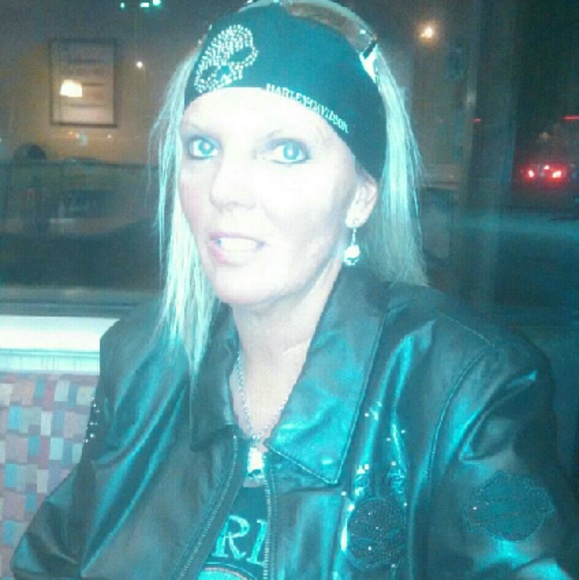 Meet your Posher, Corinne