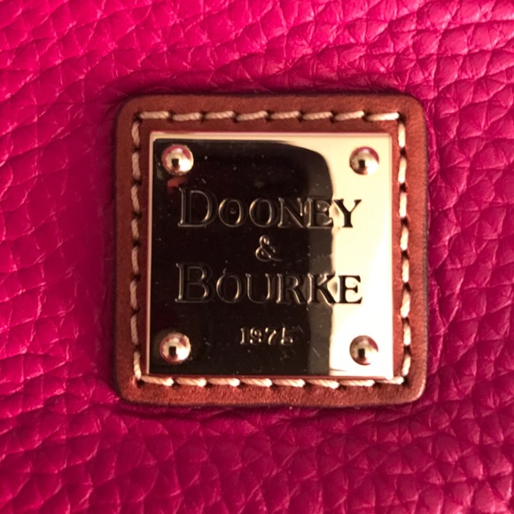 Dooney & Bourne NWT Letter Carrier Pebble Grain - Picture 2 of 7