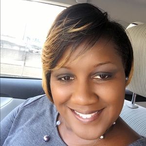 Meet your Posher, Liza