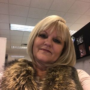 Meet your Posher, Rhonda