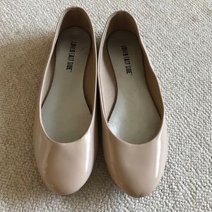 Nude ballet flats