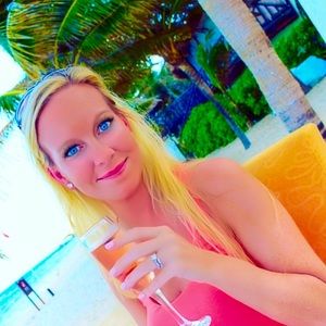 Meet your Posher, Naiomi