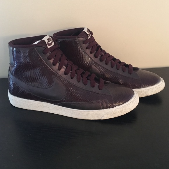 Women's Nike Blazer Mid Vintage Sneakers - Maroon