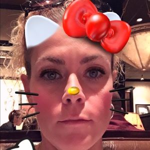 Meet your Posher, Carrie