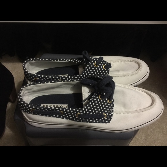 Shoes - Picture 2 of 4