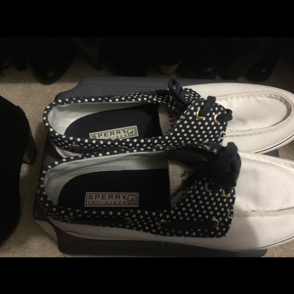 Shoes - Picture 3 of 4