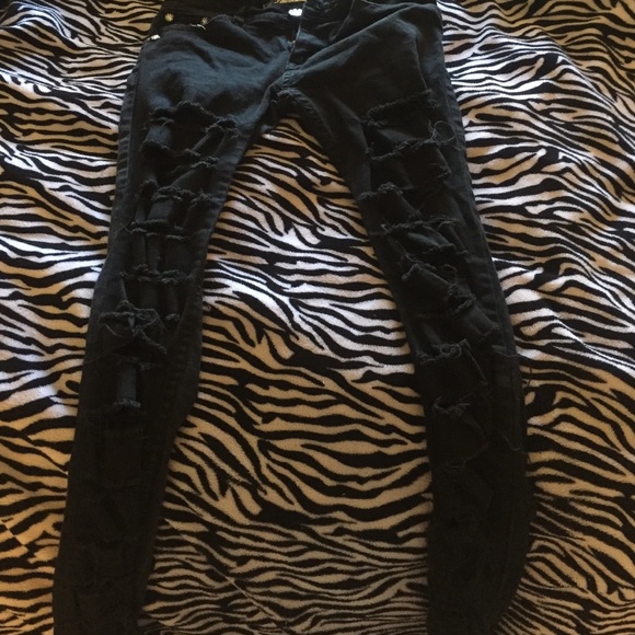 Extreme ripped skinny jeans