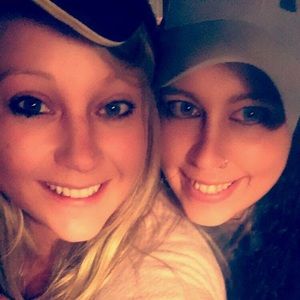 Meet your Posher, Courtney