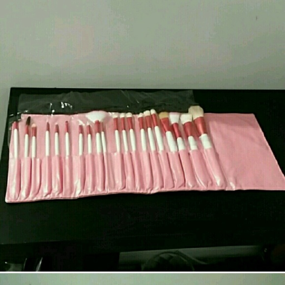 Other - 20 PCS MAKEUP BRUSHES