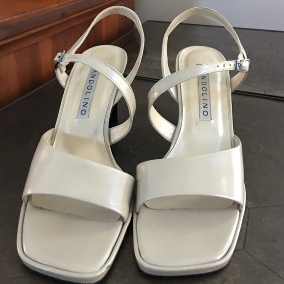 Bandilino 3.5" size 7.5 M beige heel shoe