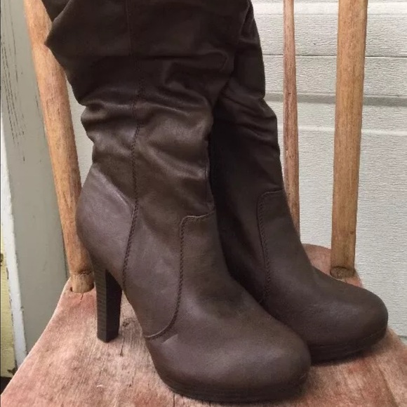 ❌❤️SOLD❌❤️Women's High Heel brown tall boots sz.8 - Picture 2 of 4