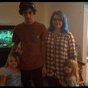 Meet your Posher, Desiree