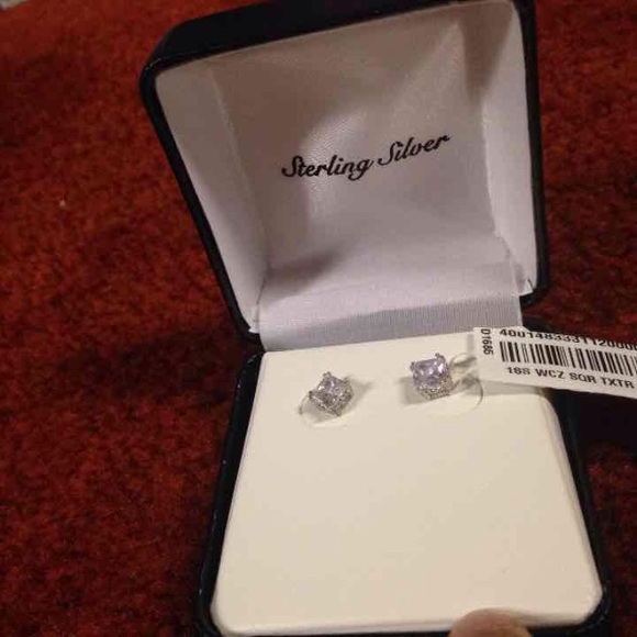 Brand new sterling silver square earrings - Picture 2 of 3