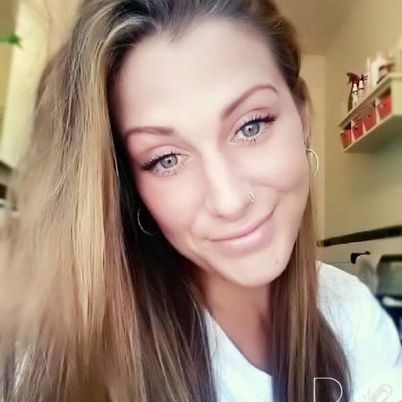 Meet your Posher, Brittny - Picture 1 of 1