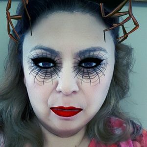 Meet your Posher, Ana