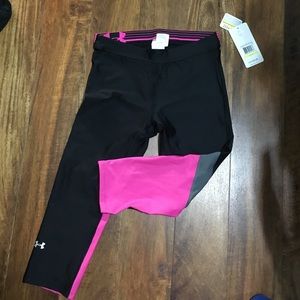 Under armour athletic compression crop pants