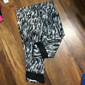 Under armour athletic  crop pants