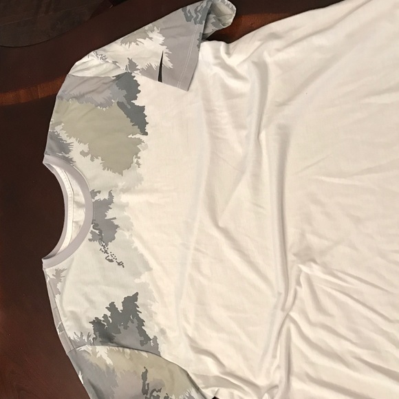 Nike dri-fit White camo shirt new without tags