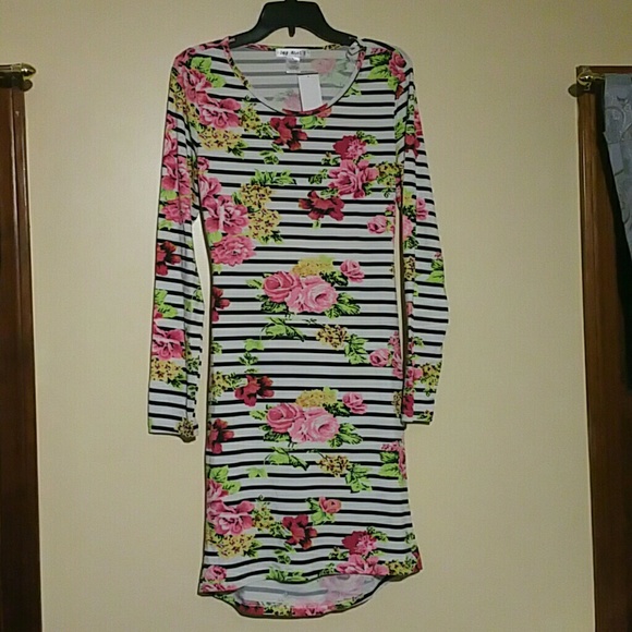 Dresses & Skirts - Say whar