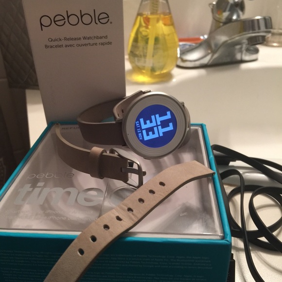 Pebble Time Round smart watch