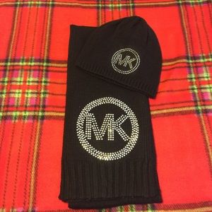 Michael Kors Scarf Set