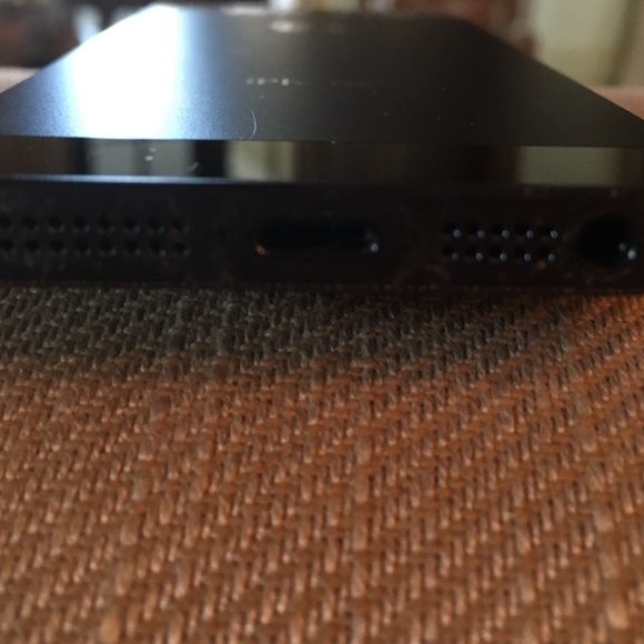 iPhone 5 - Picture 4 of 4
