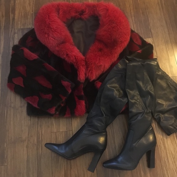 Mink coat with a fox collar with a mink head wrap