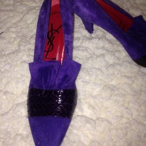 Vintage ysl purple pumps