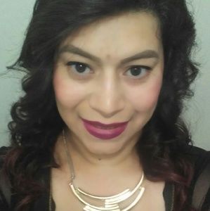 Meet your Posher, Adriana