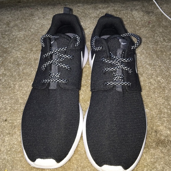 Nike roshes