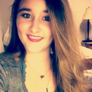 Meet your Posher, Katelyn