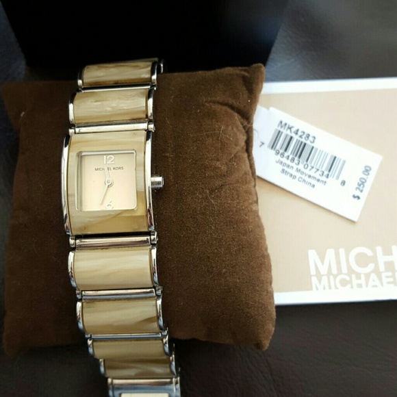 SALE!!! SALE!!!Michael Kors Fall Collection