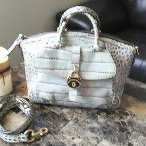 Dooney & Bourke