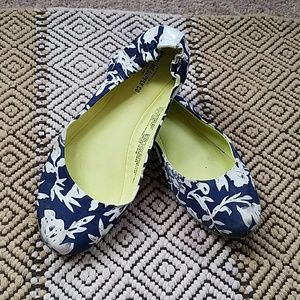 SALE🎉 Mossimo Supply Co. Flats