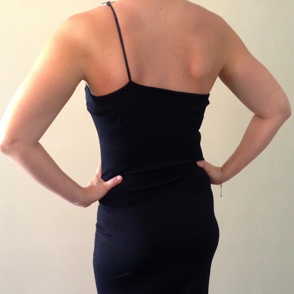 Little black dress. Sexy one shoulder - Picture 3 of 4