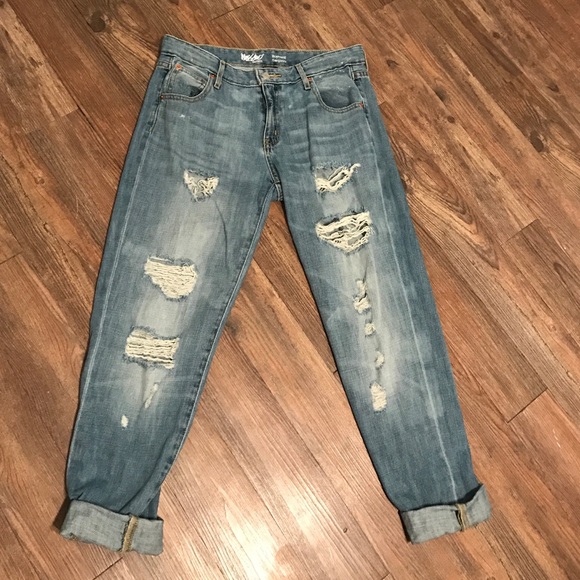 Distressed boyfriend jeans