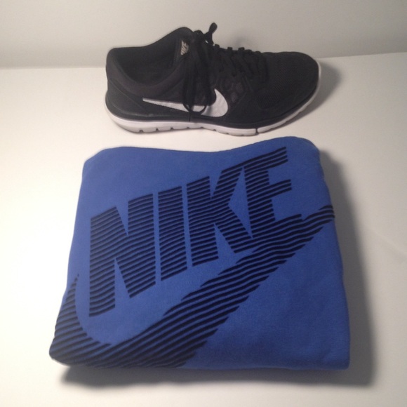 Nike Tops - Nike Hoodie