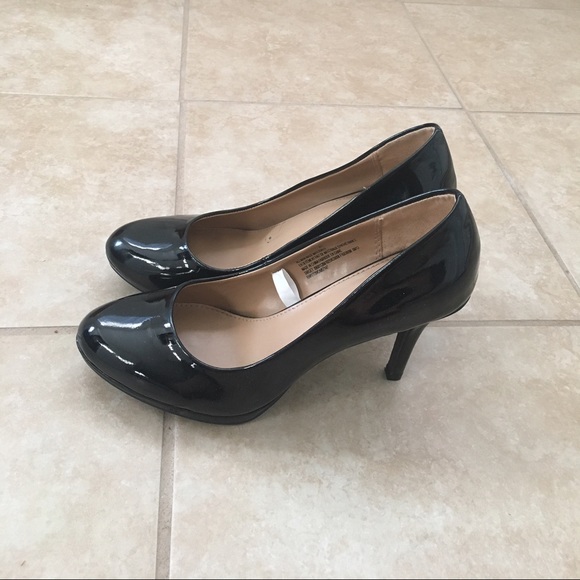 MERONA Patent Pumps
