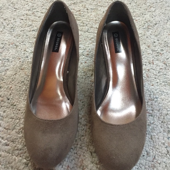 George brown heels - Picture 1 of 3