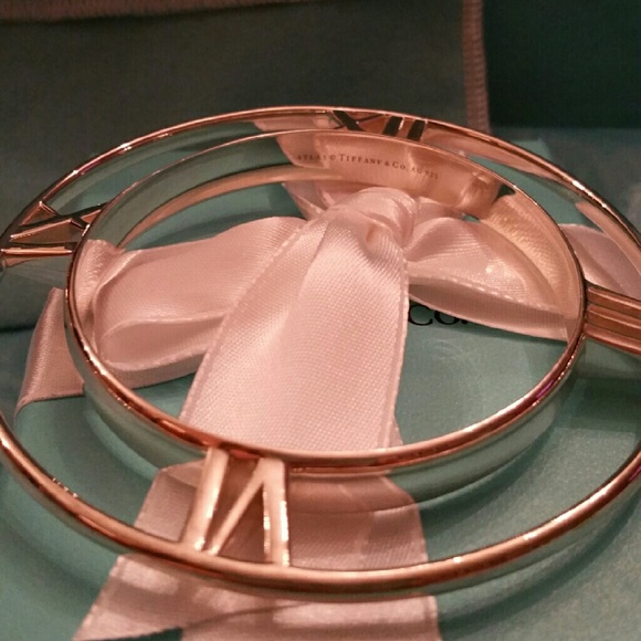 Tiffany & Co. Sterling Silver Atlas Bangle Bracelet. - Picture 4 of 4