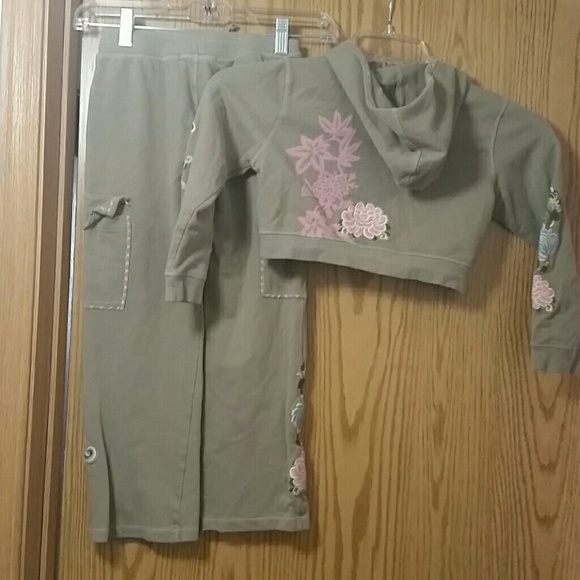 Girls Tan Khaki Flowery Outfit - Picture 2 of 4