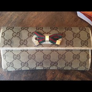100% Authentic Gucci wallet