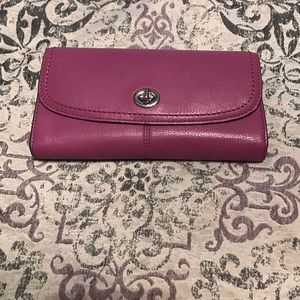 Coach wallet. Rose pink leather.